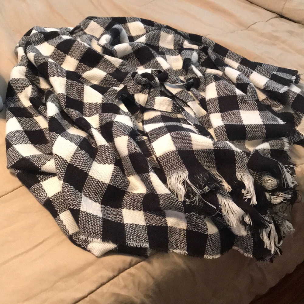 NY&C Light Weight Wrap NWT